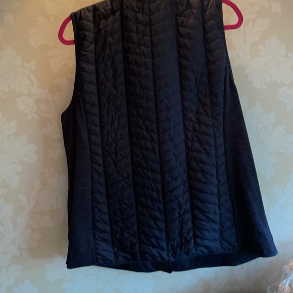 Vest - Picture 2 of 4